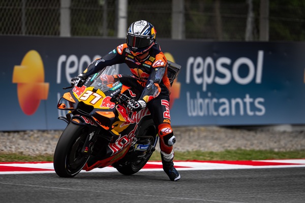 MotoGP, tra cadute e problemi tecnici: nemmeno Acosta basta a questa KTM