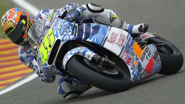 Road to Mugello: l'infelice livrea hawaiana di Rossi: doppia caduta e vittoria di Barros nel 2001