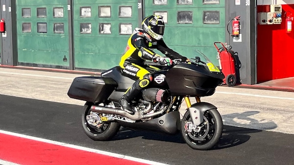 Oltre 40 giri e crescita costante: ecco come è andato il debutto di Iannone con la Harley – Davidson