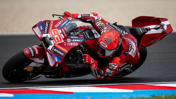 E’ Marquez show in Ungheria: cade e fa la pole, 2° Acosta, 4° Di Giannantonio