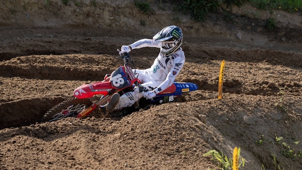 MXGP di Lettonia: pole per Lata ed Herlings