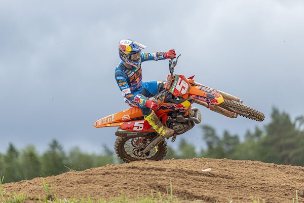 MXGP: Coenen vince il primo round in Lettonia
