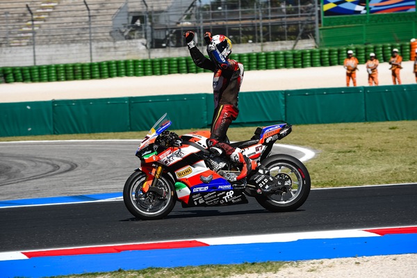 SBK Misano, Surra: “Bonucci? Mi è dispiaciuto non essere in Superpole ed essere premiato da lui”
