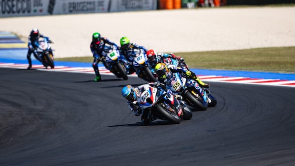 SBK, Ducati imbattibile anche a Misano: Bimota e BMW inseguono e... cadono