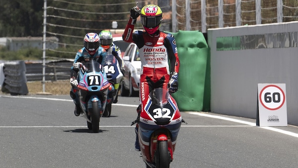 FIM MotoJunior, Estoril: risultato a sorpresa in Moto3, doppio podio italiano in Moto4