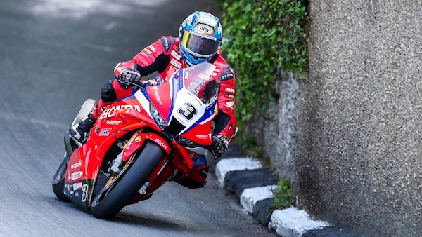 Il Tourist Trophy non è la pista: come cambiano le sospensioni nelle road races
