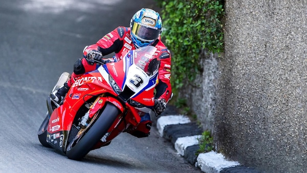 Il Tourist Trophy non è la pista: come cambiano le sospensioni nelle road races