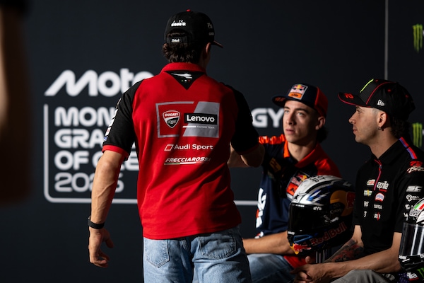 MotoGP, faccia a faccia tra Acosta e Marquez in conferenza stampa: tutte le foto