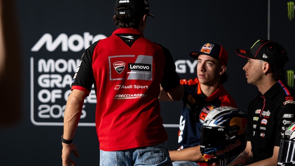 MotoGP, faccia a faccia tra Acosta e Marquez in conferenza stampa: tutte le foto