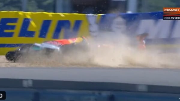 Rocambolesco incidente in Moto2, finisce violentemente nella ghiaia: ecco tutte le foto