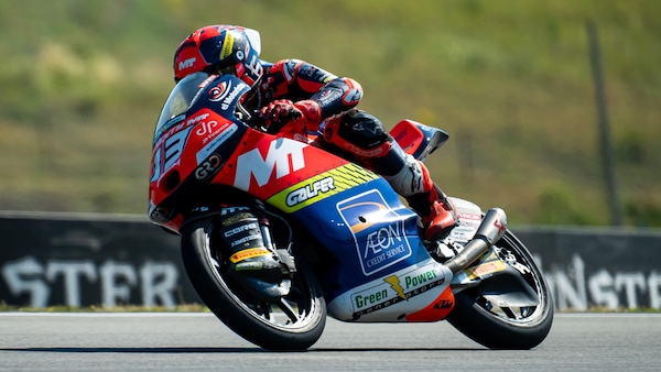 Moto3, GP Brno: Danish resta lontano dal caos e vince la sua prima gara