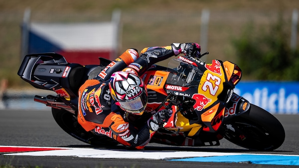 Bastianini: "Oggi non ci ho capito nulla: KTM si comporta in maniera diversa ogni volta"