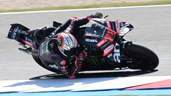 GP Assen: Bezzecchi torna in pista con stile e si prende le FP1, a terra Marquez