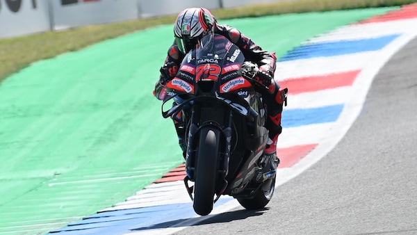 Bezzecchi in vetta nelle Practice di Assen, 5° Bagnaia con il brivido