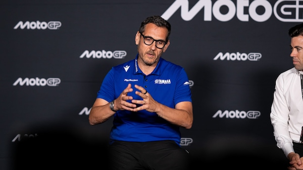 Motore di derivazione stradale e telaio prototipale: le novità della nuova Moto3 targata Yamaha