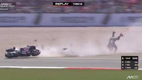 MotoGP: l'incidente da brividi di Marco Bezzecchi ad Assen