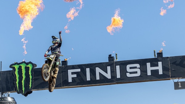 MX2: un perfetto Farres riapre il mondiale