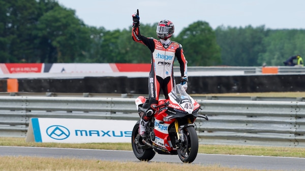 BSB, caos a Snetterton: contatto Ray-Ryde, Redding vince la “Race of Ashes”