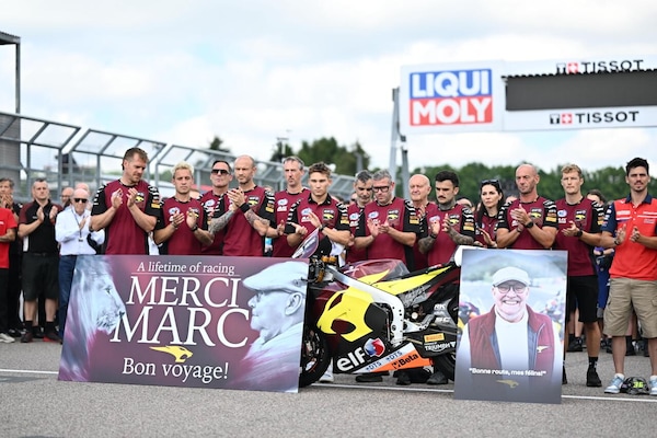Il paddock del Motomondiale unito nel ricordo di Marc Van der Straten