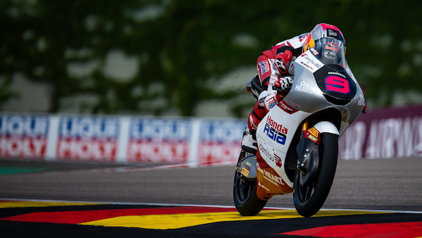 Moto3, GP Germania: Pratama si prende le Practice, brutte cadute per Pini e Quiles