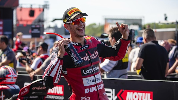 SBK Donington, Iker Lecuona: "Nell'ultimo giro ho iniziato a urlare, non avevo mai vinto in un mondiale"