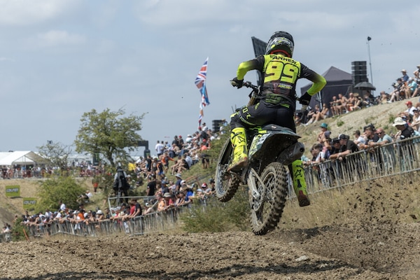 Motocross: Farres attacca forte e a Foxhills si porta a -2