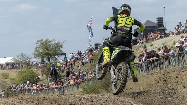 Motocross: Farres attacca forte e a Foxhills si porta a -2