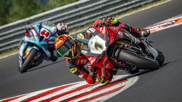CIV SBK, Racing Night: Pirro si ferma, Tulovic e Saltarelli wildcard
