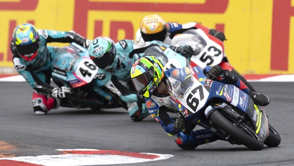 FIM MotoJunior, sventola il tricolore a Magny-Cours: Pritelli trionfa in Moto4