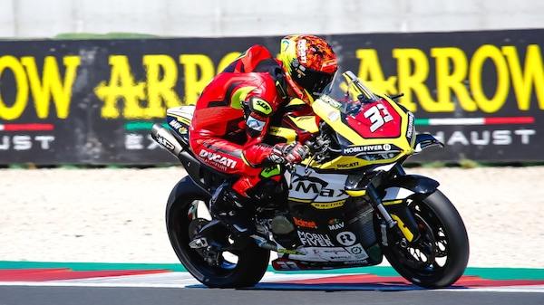 CIV SBK, colpo di scena a Misano: Delbianco cade a vincere è Tulovic