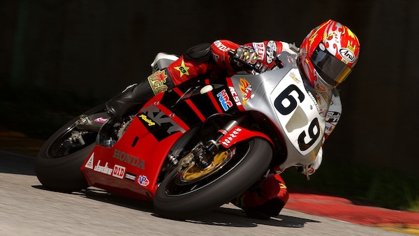 Nel ricordo di Nicky Hayden: immagini indimenticabili di Kentucky Kid
