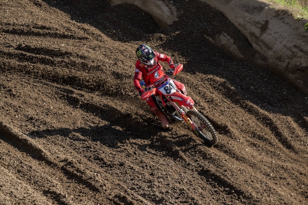 MXGP delle Fiandre: Herlings, un razzo su Lommel, Coenen out!