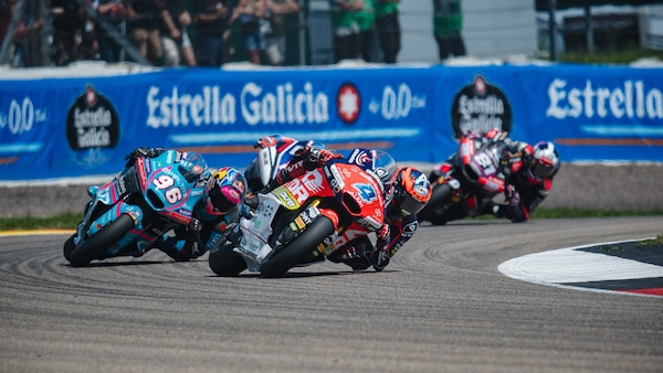 La Moto2 si evolve e si avvicina alla MotoGP: più potenza e prestazioni dal 2027