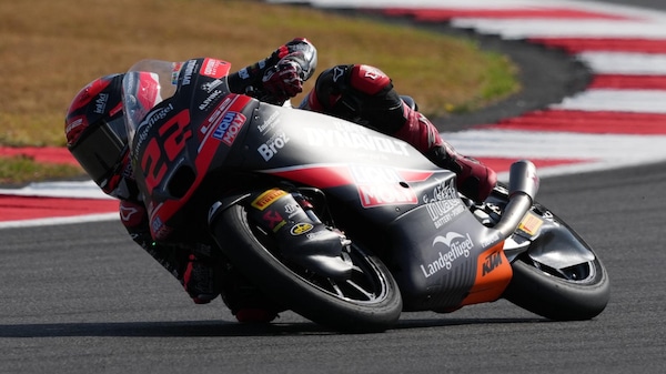 Moto3, GP Silverstone: Almansa velocissimo nelle FP1, Quiles 7° con caduta
