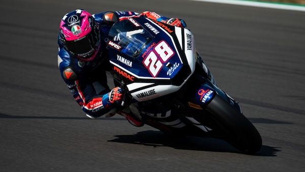 Moto2 Silverstone: Izan Guevara beffa Alonso Lopez, fuori dai primi 15 i piloti italiani