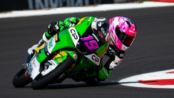Moto3, GP Silverstone: Ogden poleman a sorpresa, brutta caduta per Quiles