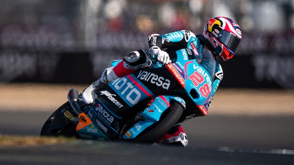 Colpo di scena a Silverstone in Moto3: weekend finito per Maximo Quiles!