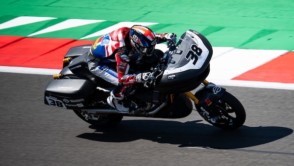 H-D Bagger World Cup, vittoria casalinga: Smith trionfa in Gara 1 a Silverstone