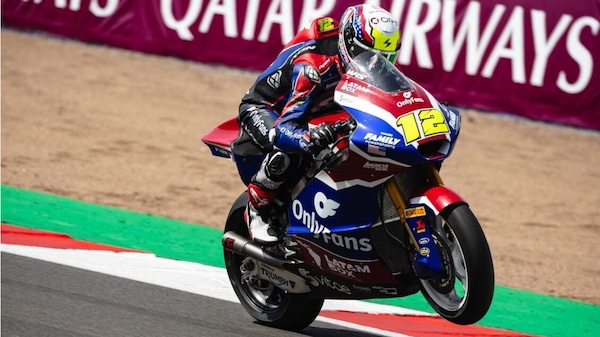 Moto2 Silverstone: Salac conquista la prima vittoria nel mondiale, Gonzalez esulta un giro prima