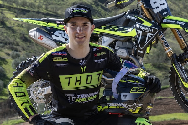 Motocross: colpo di mercato della Triumph che si assicura Farres in MXGP