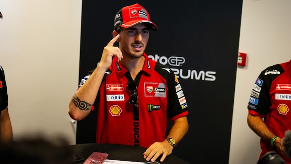 Bagnaia: “Rischio di cadere andando piano. Uno dei miei peggiori venerdì"