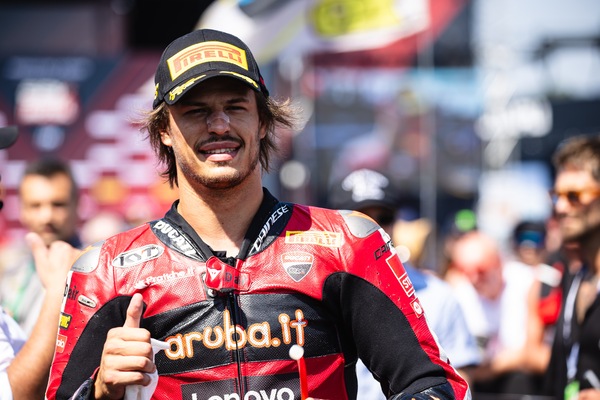 Bulega verso la MotoGP, ma prima il titolo SBK: "Non cambierò approccio, voglio continuare a vincere"