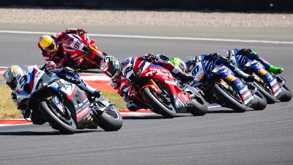 SBK di Magny-Cours: BMW e Honda potranno "bere di più", Bimota di meno
