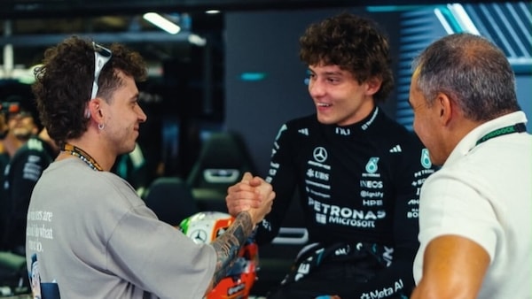 Dalle due alle quattro ruote: Bezzecchi ospite speciale in Formula 1 a Monza