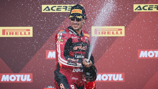 Bulega: “Difficile capire quanto sia difficile guidare una moto. Marquez? Solo lui vince un braccio e mezzo"