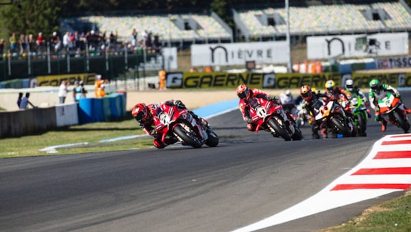SBK Magny-Cours: Nicolò Bulega fa sua la Superpole Race 25 su 26, ecco l'ordine d'arrivo