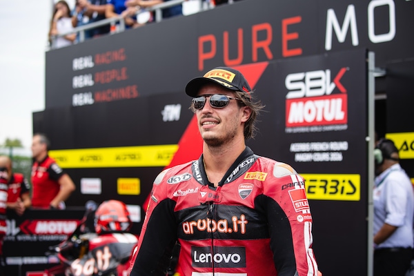 Bulega domina a Magny-Cours e pensa a Toprak: “Con questa Ducati per lui sarebbe stato più difficile”