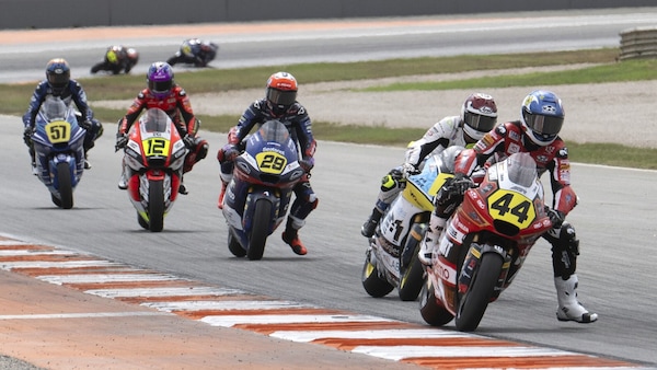 FIM MotoJunior, Valencia: Pawelec sempre più leader in Moto2, podio per Morosi
