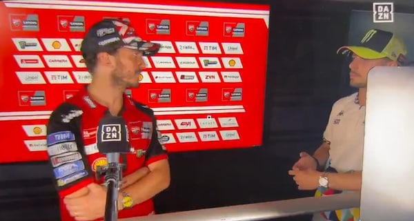 Fuorionda tra Bagnaia e Di Giannantonio, le accuse a Ducati: “Non me lo fanno fare”