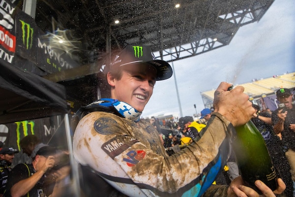 SMX: A Columbus la prima di Deegan in 450